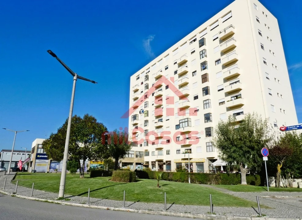 Apartamento T1 para Arrendamento em Santa Maria, São Pedro e Matacães Foto 21
