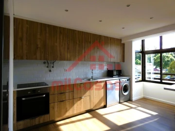 Apartamento T1 para Arrendamento em Santa Maria, São Pedro e Matacães