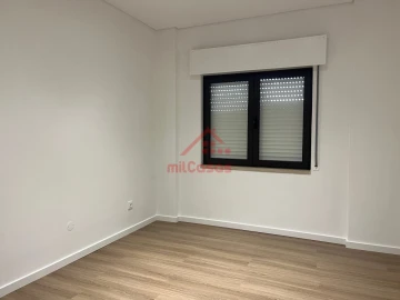 Apartamento T1 para Arrendamento em Santa Maria, São Pedro e Matacães