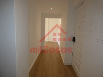 Apartamento T1 para Arrendamento em Santa Maria, São Pedro e Matacães