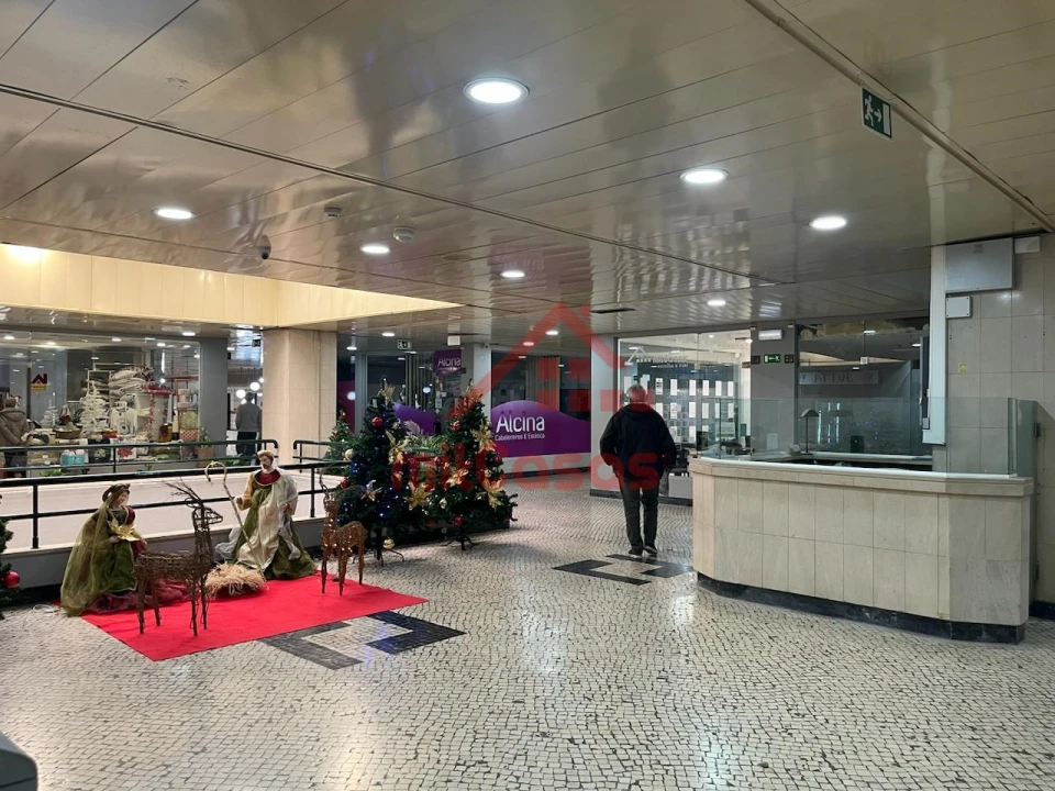 Loja para Arrendamento em Lumiar Foto 26