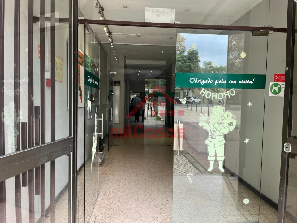 Loja para Arrendamento em Lumiar Foto 27