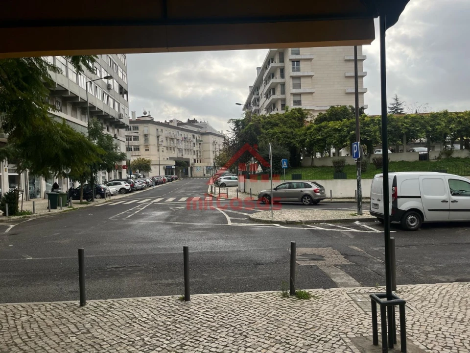 Loja para Arrendamento em Lumiar Foto 33