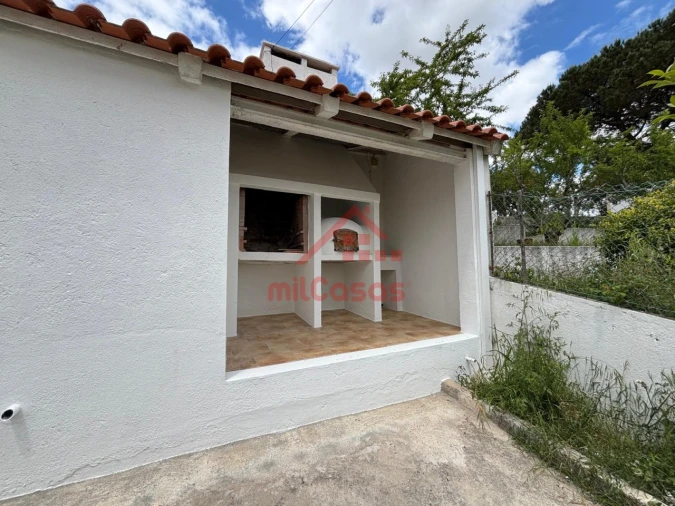 Moradia T1 para Arrendamento em Venda do Pinheiro e Santo Estêvão das Galés Foto 9