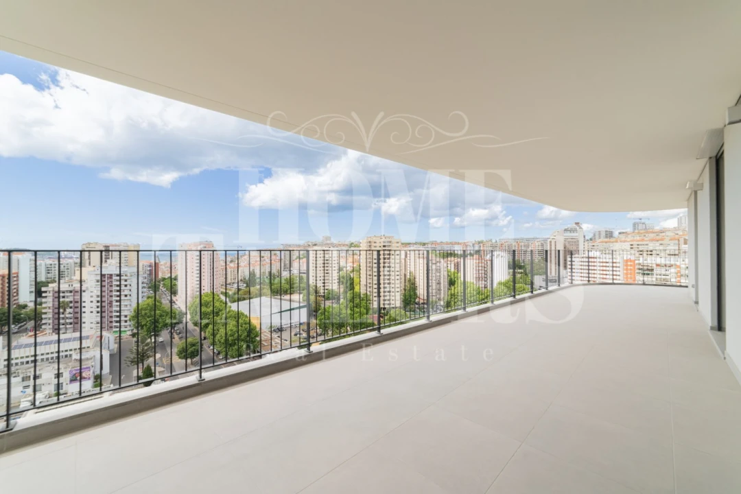 Apartamento T4 para Arrendamento em Algés, Linda-A-Velha e Cruz Quebrada-Dafundo Foto 10