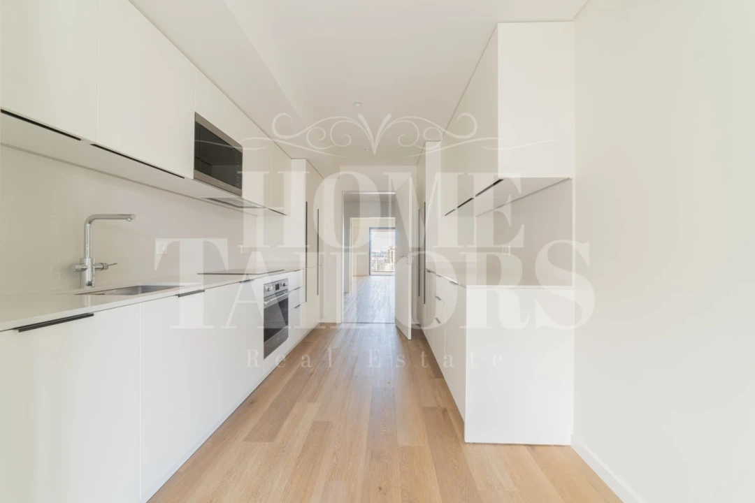 Apartamento T4 para Arrendamento em Algés, Linda-A-Velha e Cruz Quebrada-Dafundo Foto 12