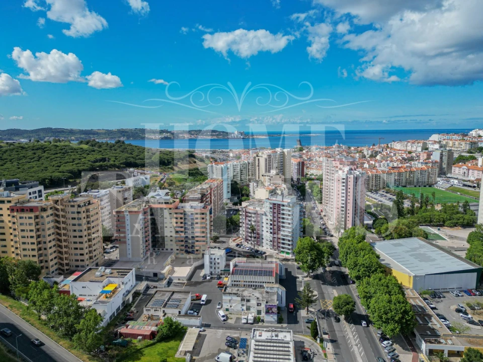 Apartamento T4 para Arrendamento em Algés, Linda-A-Velha e Cruz Quebrada-Dafundo Foto 33