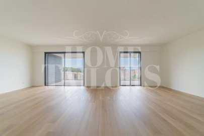 Apartamento T4 para Arrendamento em Algés, Linda-A-Velha e Cruz Quebrada-Dafundo