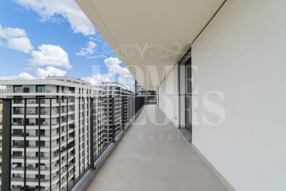 Apartamento T4 para Arrendamento em Algés, Linda-A-Velha e Cruz Quebrada-Dafundo