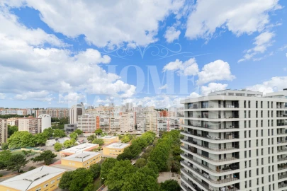 Apartamento T4 para Arrendamento em Algés, Linda-A-Velha e Cruz Quebrada-Dafundo