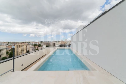 Apartamento T4 para Arrendamento em Algés, Linda-A-Velha e Cruz Quebrada-Dafundo