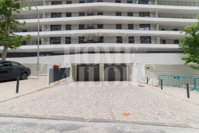 Apartamento T4 para Arrendamento em Algés, Linda-A-Velha e Cruz Quebrada-Dafundo
