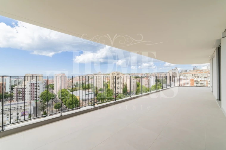 Apartamento T4 para Arrendamento em Algés, Linda-A-Velha e Cruz Quebrada-Dafundo Foto 10
