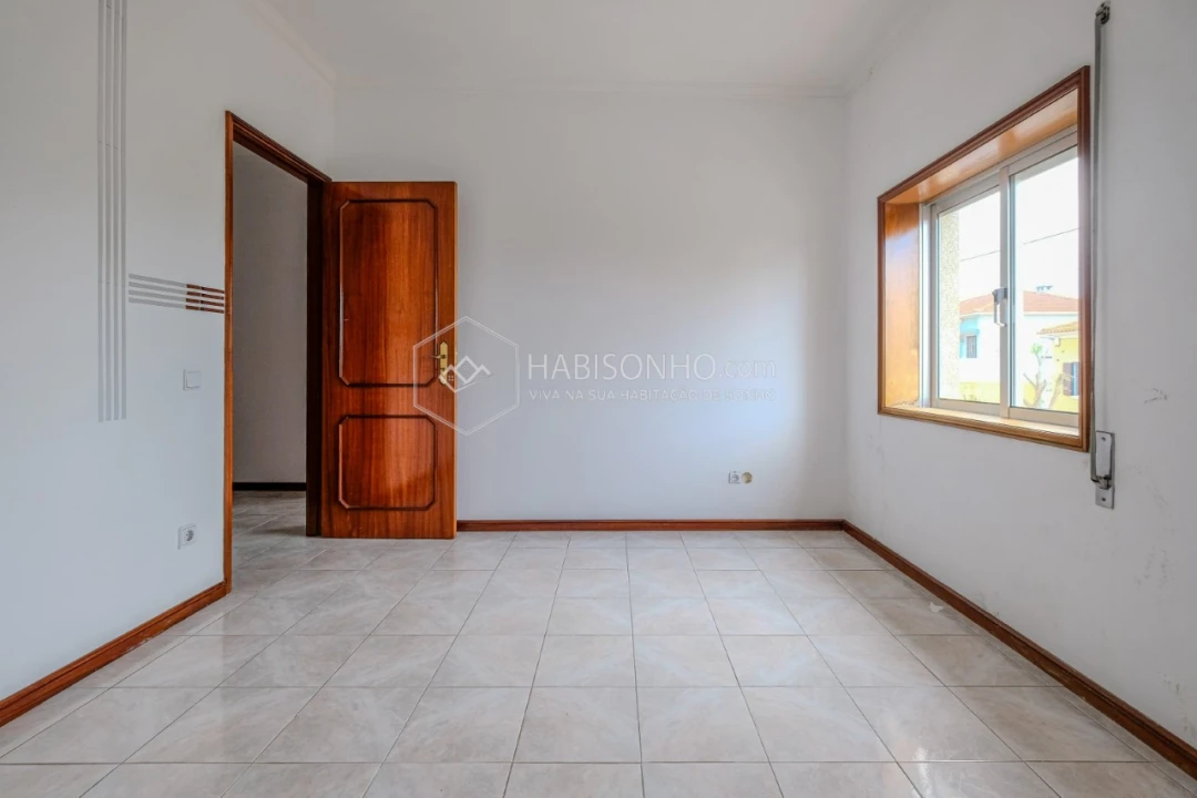 Moradia T3 para Venda em Silvalde Foto 9