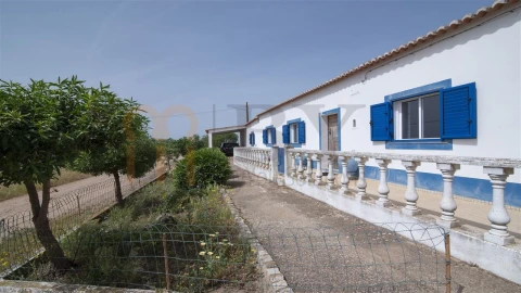 Moradia T8 para Venda em Albernoa e Trindade