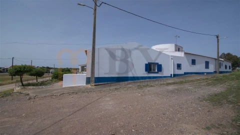 Moradia T8 para Venda em Albernoa e Trindade