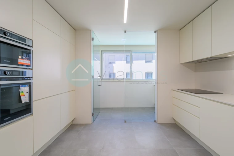 Apartamento T3 para Venda em Campanhã Foto 4