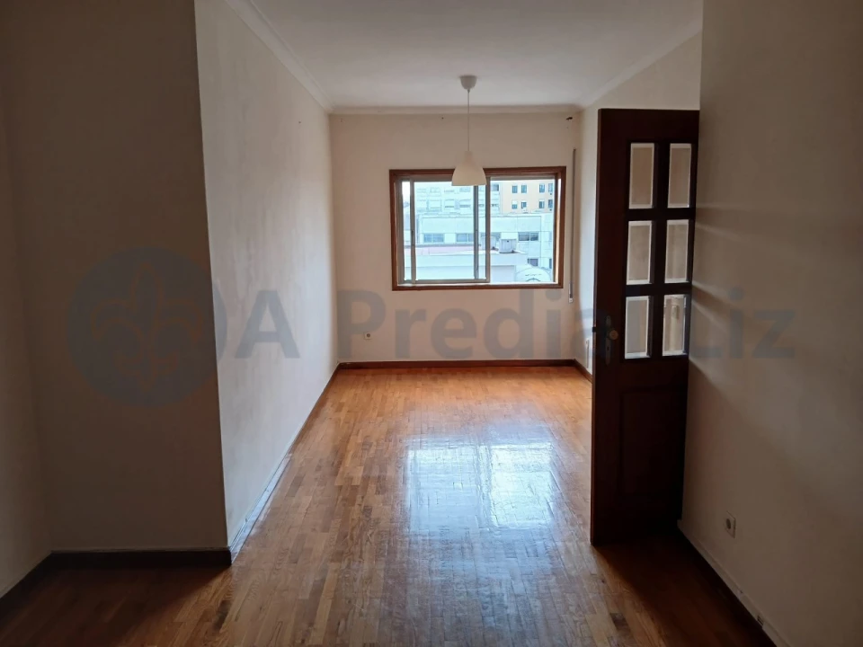 Apartamento T2 para Venda em Cidade da Maia Foto 2