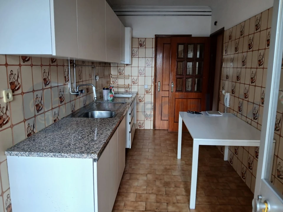Apartamento T2 para Venda em Cidade da Maia Foto 6