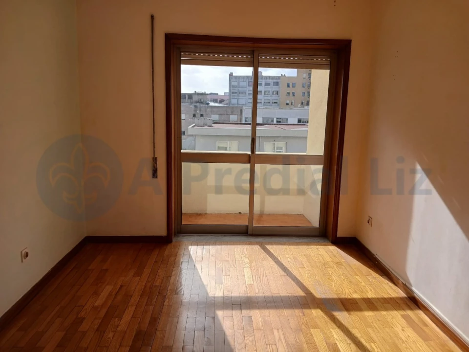 Apartamento T2 para Venda em Cidade da Maia Foto 10