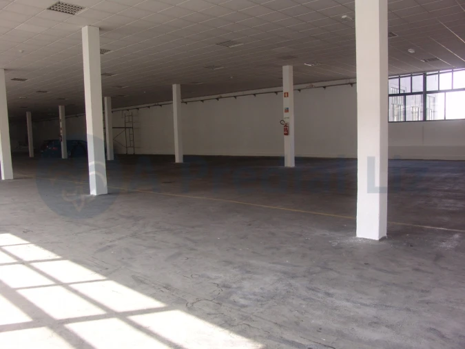 Armazém para Arrendamento em Paranhos Foto 2