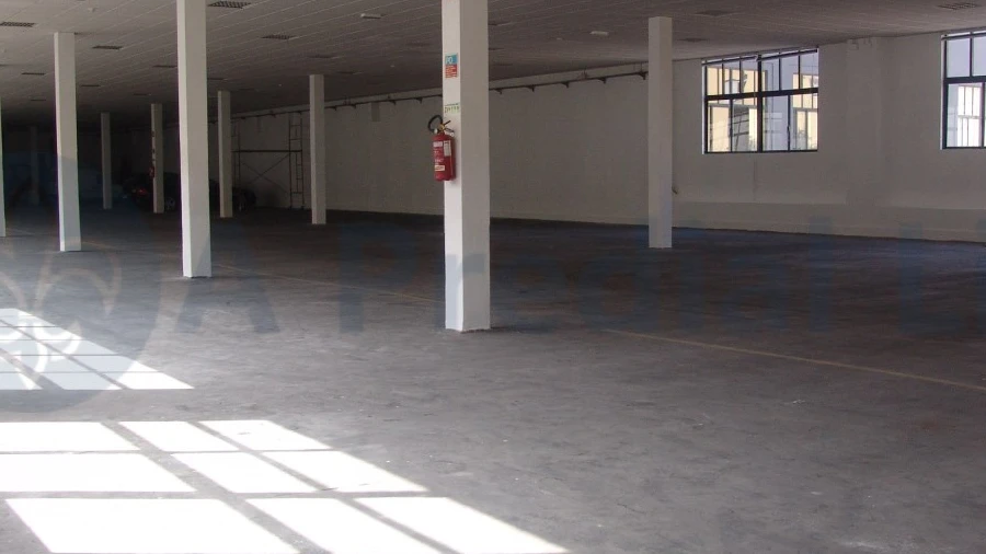 Armazém para Arrendamento em Paranhos