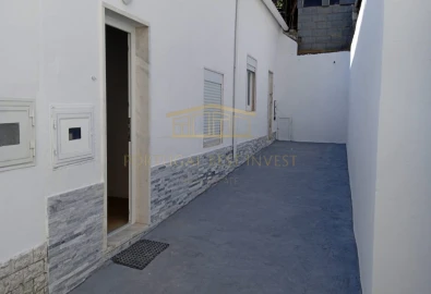 Moradia T9 para Venda em Ajuda