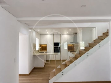 Moradia T5 para Venda em Carcavelos e Parede