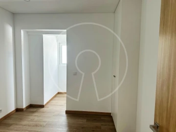 Moradia T5 para Venda em Carcavelos e Parede