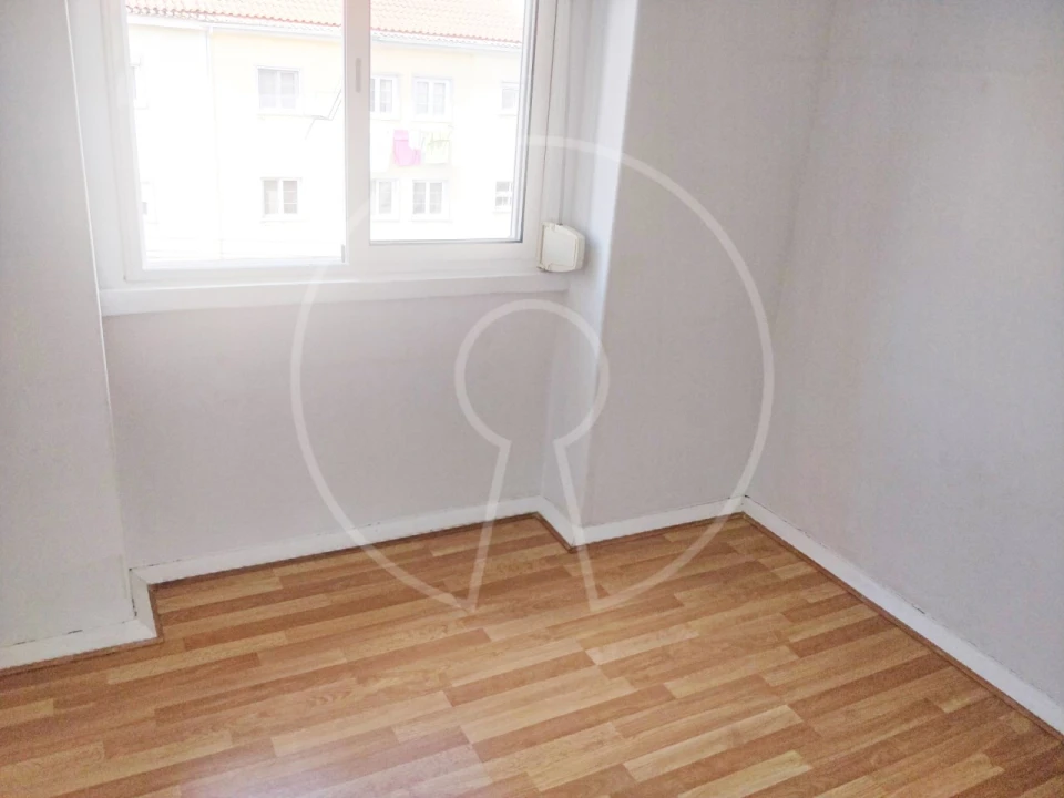 Apartamento T2 para Venda em Alvalade Foto 12