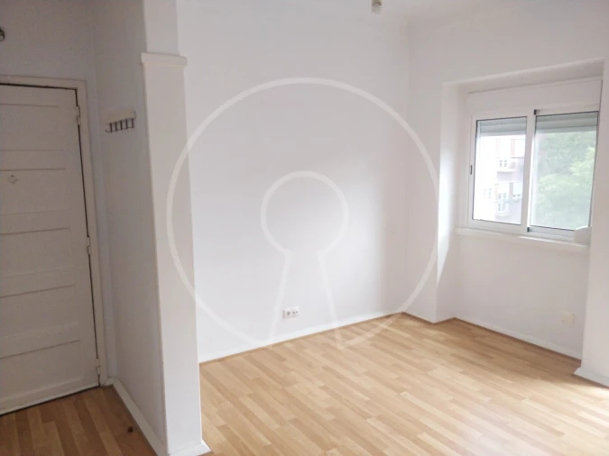 Apartamento T2 para Venda em Alvalade Foto 3