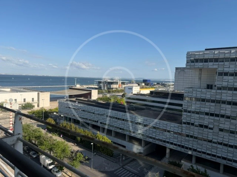Apartamento T2 para Arrendamento em Parque das Nações Foto 1