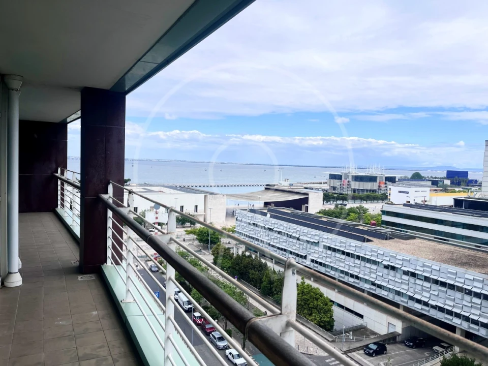 Apartamento T2 para Arrendamento em Parque das Nações Foto 2