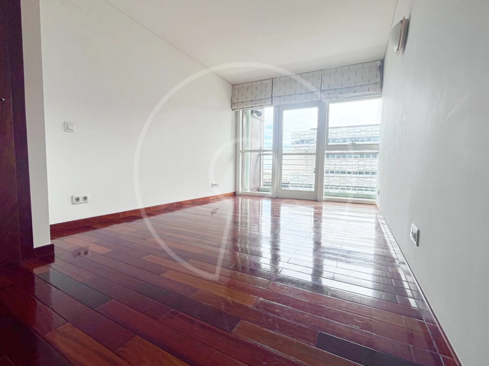 Apartamento T2 para Arrendamento em Parque das Nações Foto 18