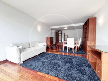 Apartamento T2 para Arrendamento em Parque das Nações