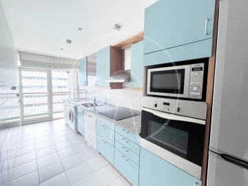 Apartamento T2 para Arrendamento em Parque das Nações