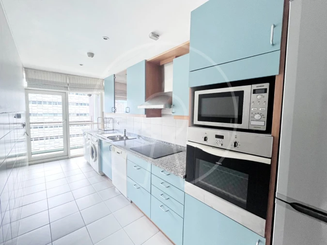 Apartamento T2 para Arrendamento em Parque das Nações Foto 10