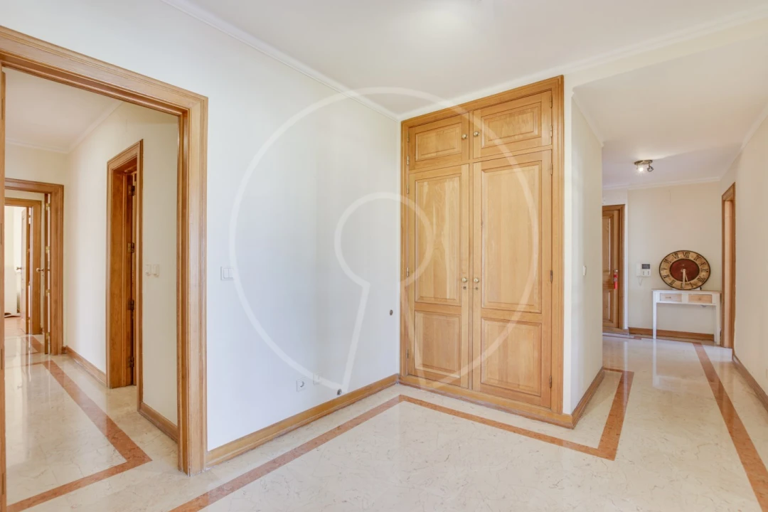 Apartamento T4 para Venda em Cascais e Estoril Foto 15