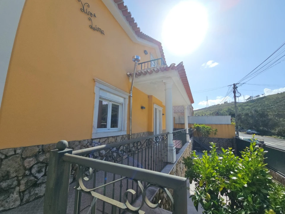 Moradia T3 para Venda em Queluz e Belas Foto 2