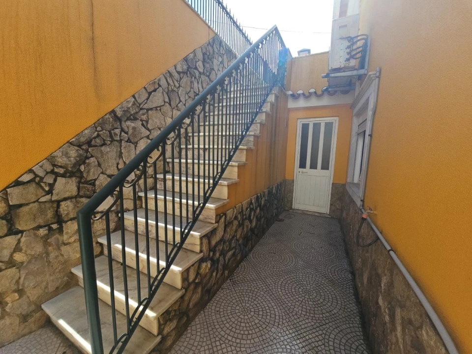 Moradia T3 para Venda em Queluz e Belas Foto 7