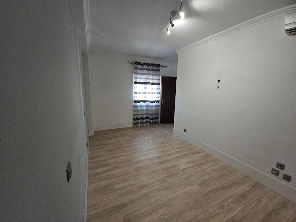 Moradia T3 para Venda em Queluz e Belas Foto 27