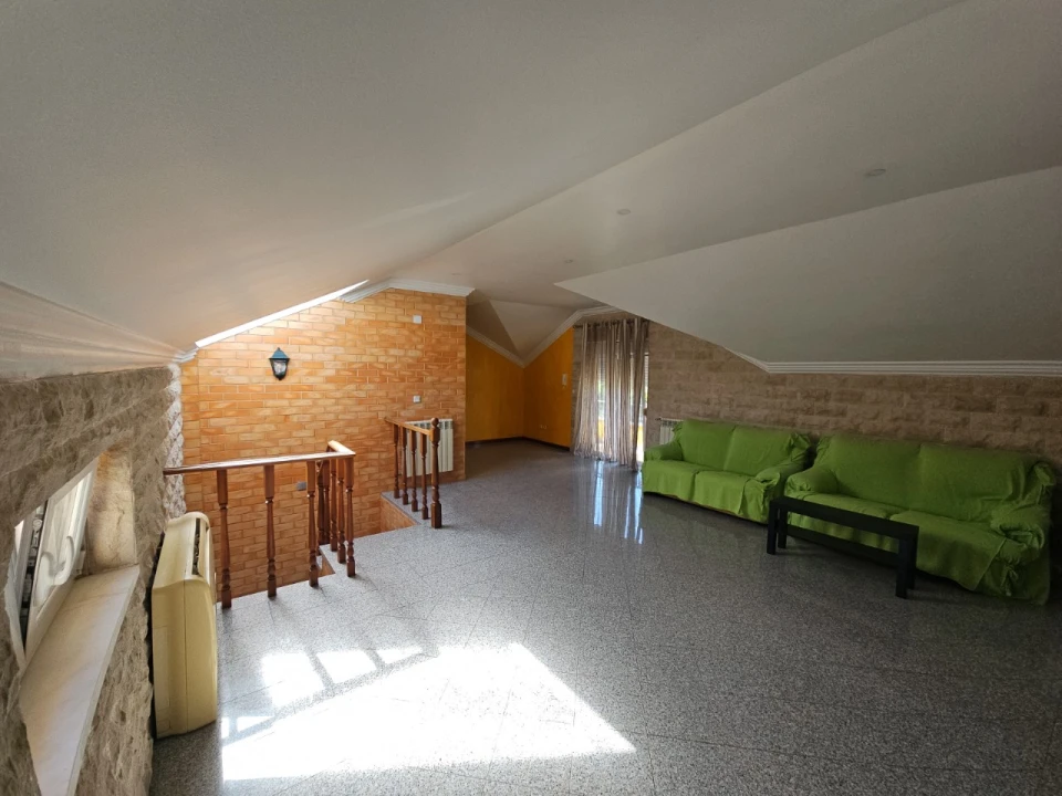 Moradia T3 para Venda em Queluz e Belas Foto 30