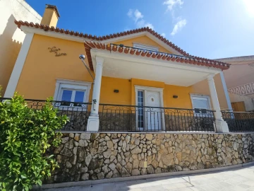 Moradia T3 para Venda em Queluz e Belas