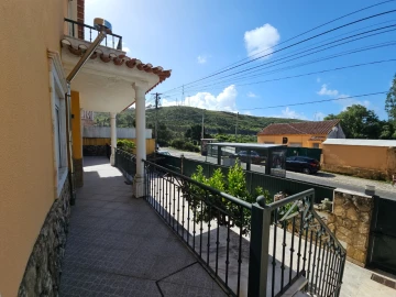 Moradia T3 para Venda em Queluz e Belas