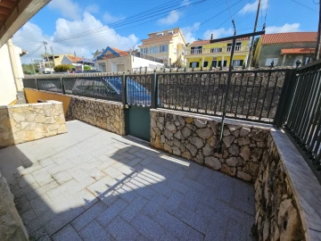 Moradia T3 para Venda em Queluz e Belas
