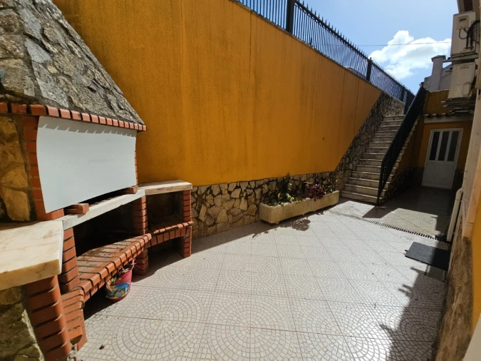 Moradia T3 para Venda em Queluz e Belas Foto 6