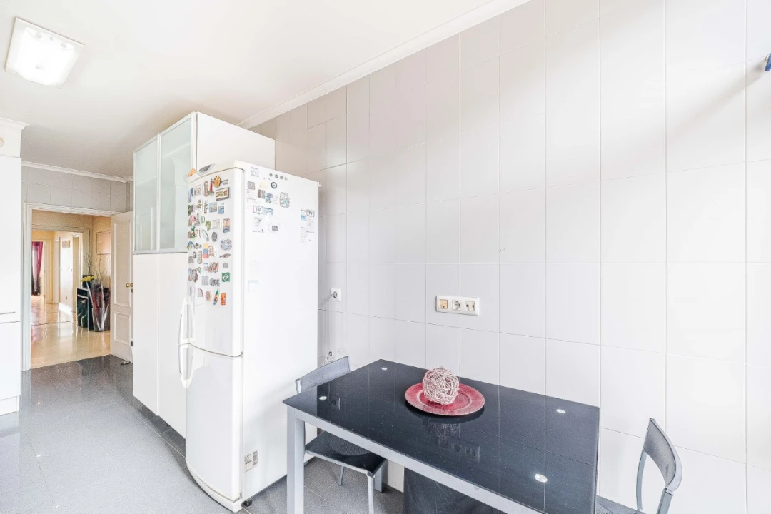 Apartamento T3 para Venda em Carcavelos e Parede Foto 5