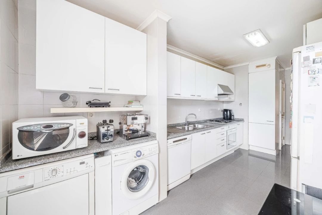 Apartamento T3 para Venda em Carcavelos e Parede Foto 7