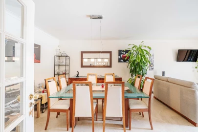 Apartamento T3 para Venda em Carcavelos e Parede