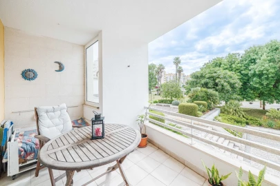 Apartamento T3 para Venda em Carcavelos e Parede